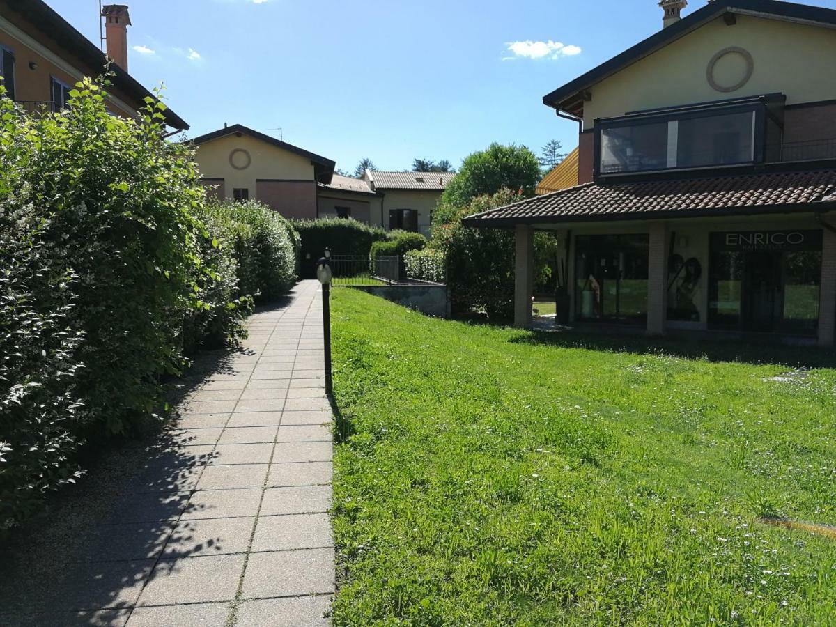 Monticello Golf Townhouse Apartment Cassina Rizzardi ภายนอก รูปภาพ